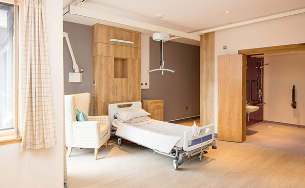 4 Benefits of Having a Patient Bed Installed in Your Home